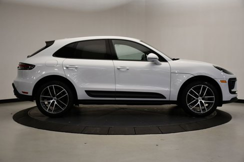 Used 2025 Porsche Macan image 8