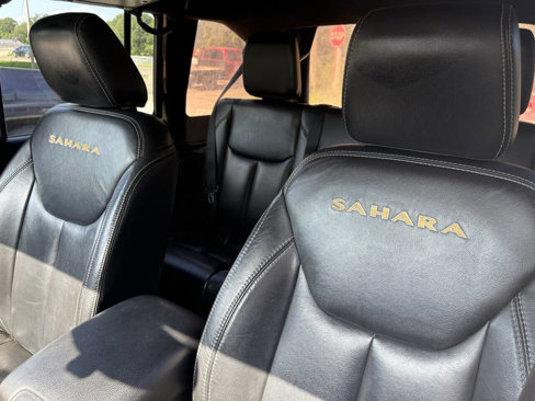 Used 2015 Jeep Wrangler Unlimited Sahara w/ Dual Top Group image 17