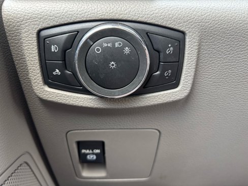Used 2015 Ford F150 XLT image 24