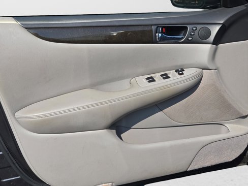 Used 2004 Lexus ES 330 image 10