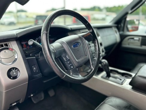 Used 2015 Ford Expedition EL XLT w/ Equipment Group 202A image 12