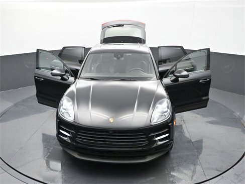 Certified 2021 Porsche Macan image 31
