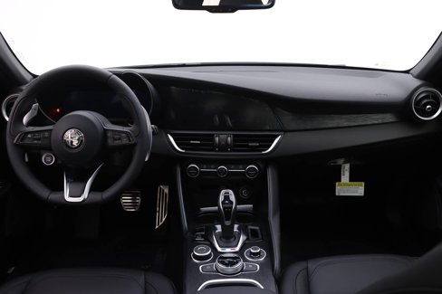 New 2024 Alfa Romeo Giulia Sprint image 8