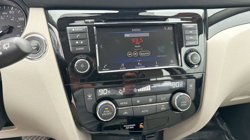 Used 2022 Nissan Rogue Sport SV image 13