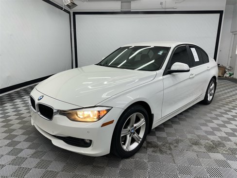 Used 2015 BMW 320i Sedan image 1
