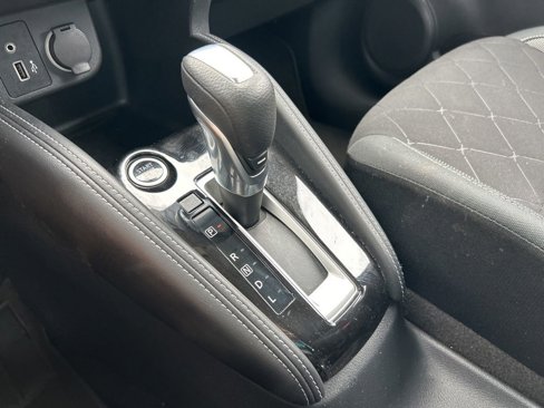 Used 2019 Nissan Kicks SV image 28