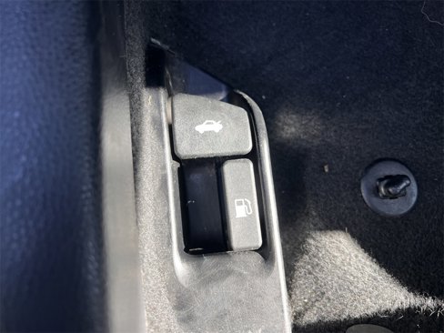 Used 2023 Toyota Corolla LE image 22