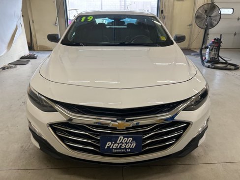 Used 2019 Chevrolet Malibu LS image 2