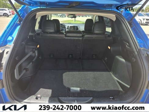 Used 2018 Jeep Cherokee Trailhawk image 9