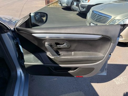 Used 2009 Volkswagen CC Luxury image 15