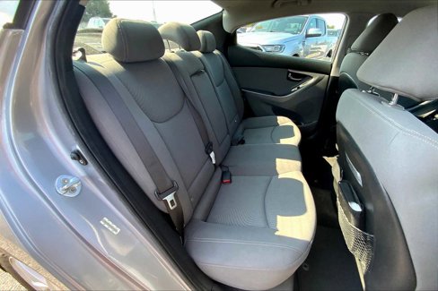 Used 2014 Hyundai Elantra SE image 18