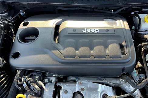 Used 2019 Jeep Cherokee Limited w/ Luxury Group image 32