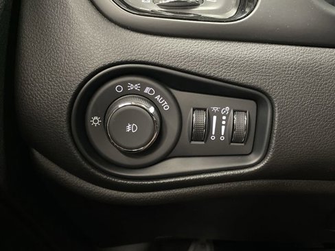 Used 2023 Jeep Renegade Altitude w/ Sun/Sound Group image 26