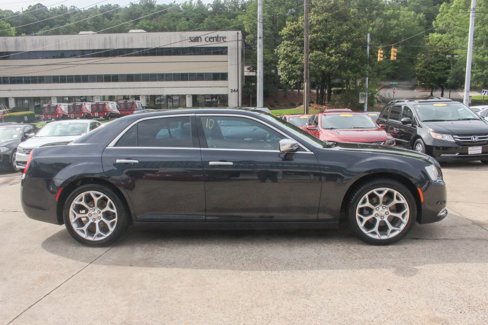 Used 2017 Chrysler 300 C Platinum image 8