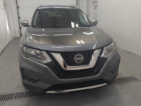 Used 2018 Nissan Rogue SV image 14