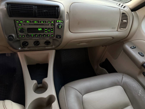 Used 2003 Ford Explorer Sport Trac 2WD image 35