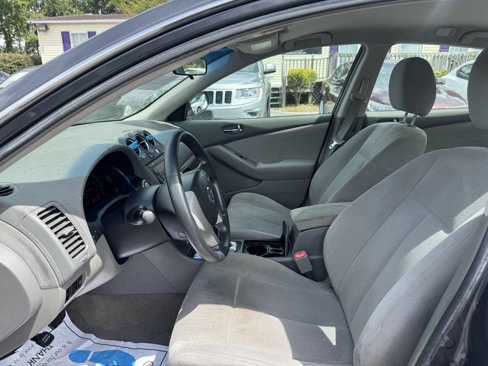 Used 2010 Nissan Altima 2.5 S image 9