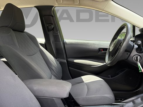 Used 2022 Toyota Corolla LE image 6