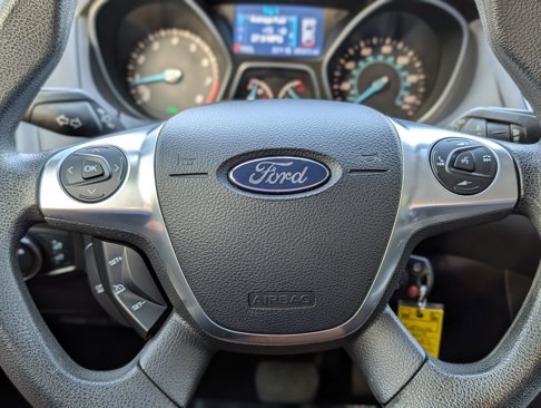 Used 2014 Ford Focus SE w/ SE Winter Package image 19