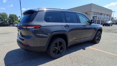 Used 2023 Jeep Grand Cherokee L Laredo image 8