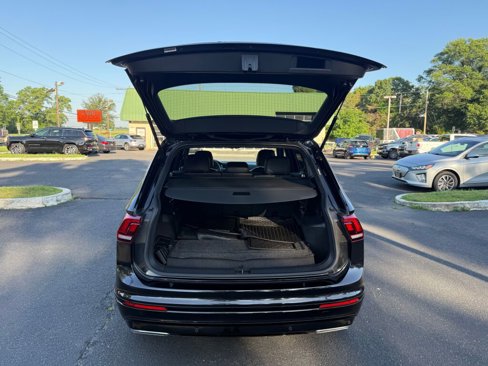 Used 2020 Volkswagen Tiguan SE R-Line w/ 3rd Row Seat Package image 31