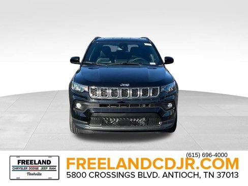 New 2025 Jeep Compass Latitude image 2