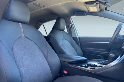 Certified 2020 Toyota Camry LE image 30
