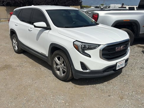 Used 2020 GMC Terrain SLE image 1