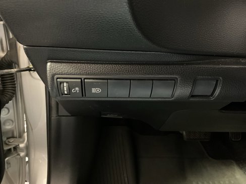 Used 2020 Toyota Corolla LE image 26