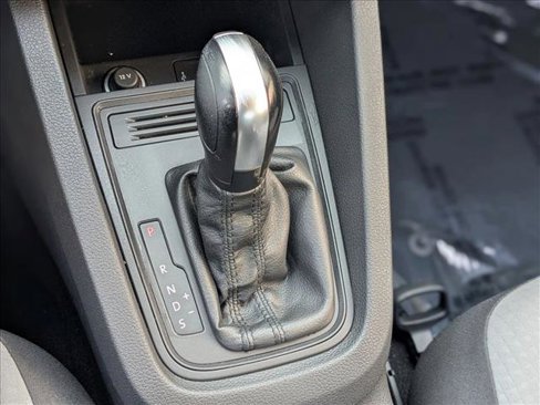 Used 2017 Volkswagen Jetta S image 12