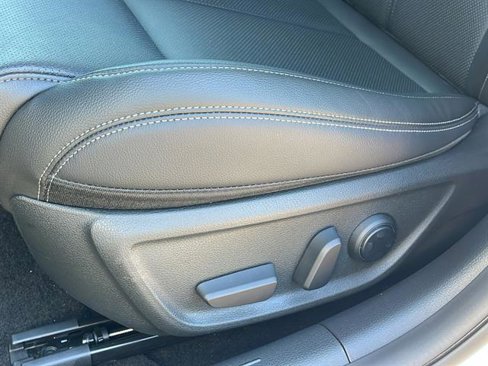 Used 2025 Genesis G70 2.5T image 27