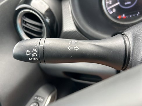 Used 2019 Nissan Kicks SV image 21