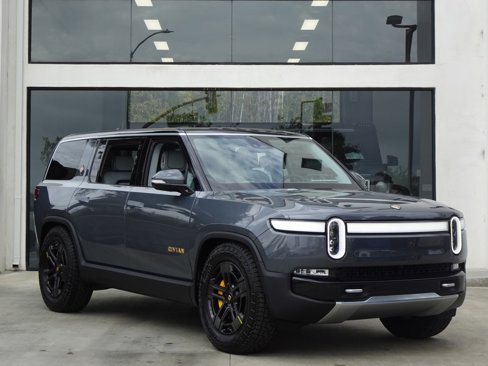 Used 2023 Rivian R1S Adventure image 10