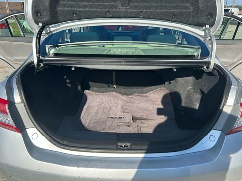 Used 2011 Toyota Camry XLE image 18