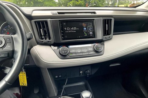 Used 2018 Toyota RAV4 XLE image 6