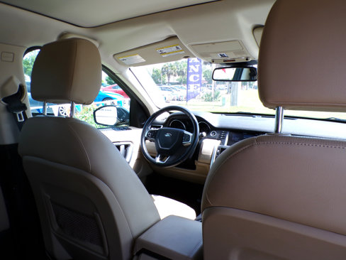 Used 2017 Land Rover Discovery Sport HSE image 32