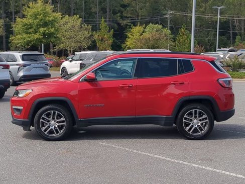 Used 2018 Jeep Compass Latitude w/ Popular Equipment Group image 7