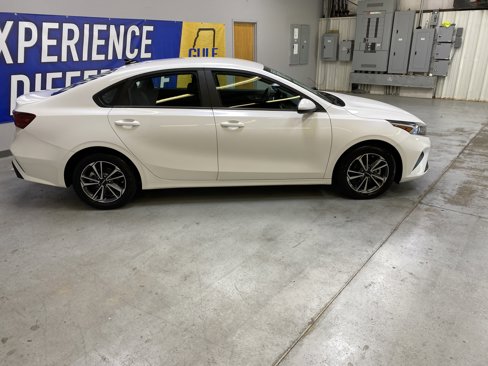 Used 2024 Kia Forte LXS image 8