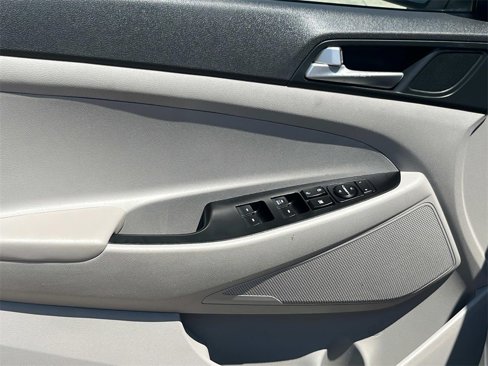 Used 2020 Hyundai Tucson SE image 12