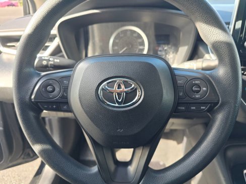 Used 2021 Toyota Corolla LE image 21