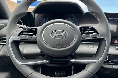 New 2025 Hyundai Elantra SEL image 18