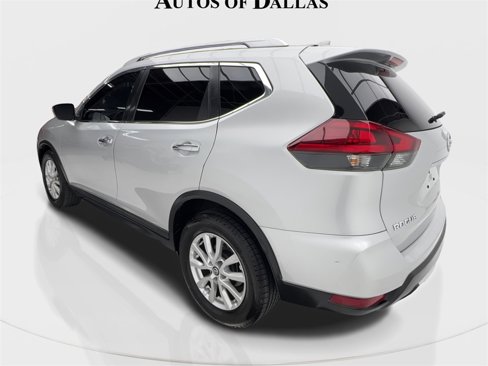 Used 2018 Nissan Rogue SV image 10
