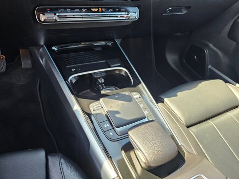 Used 2023 Mercedes-Benz GLB 250 4MATIC image 23