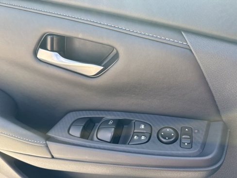 Used 2024 Nissan Sentra SV w/ Trunk Package image 20