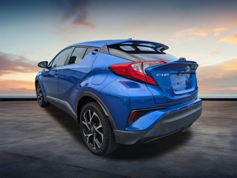 Used 2021 Toyota C-HR XLE image 6
