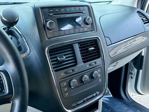 Used 2011 Dodge Grand Caravan Express image 11