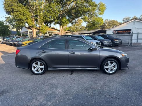 Used 2014 Toyota Camry L image 4