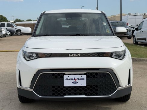 Used 2023 Kia Soul LX image 9