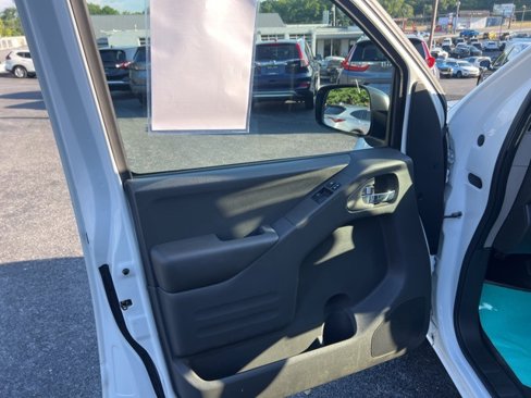 Used 2018 Nissan Frontier SV w/ Value Truck Package image 17