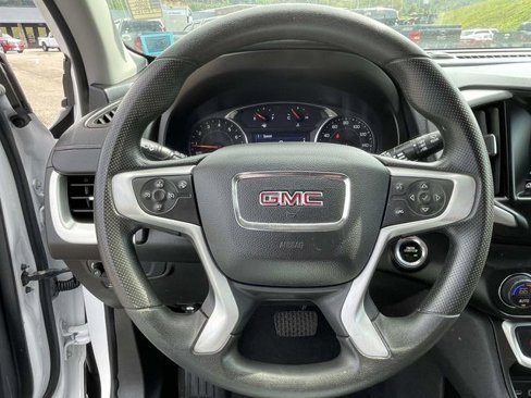 Used 2022 GMC Terrain SLE w/ Driver Convenience Package image 16